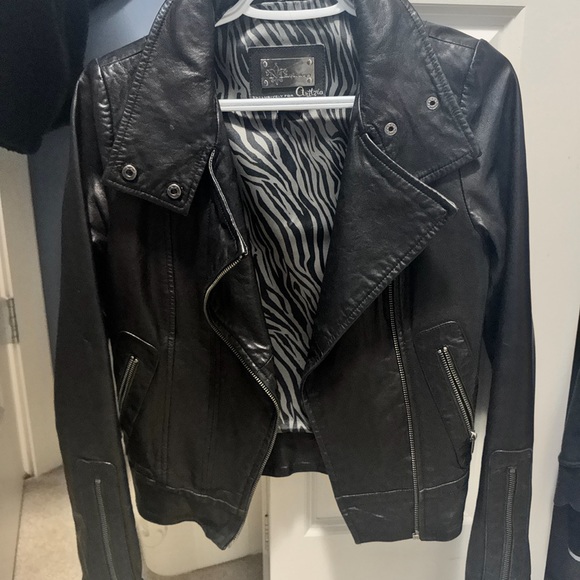 ARIZTIA MACKAGE LEATHER JACKET - Picture 2 of 3